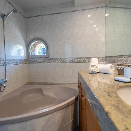 Castillo Xirau, Propiedad Exclusiva Con Piscina & Aircon Villa