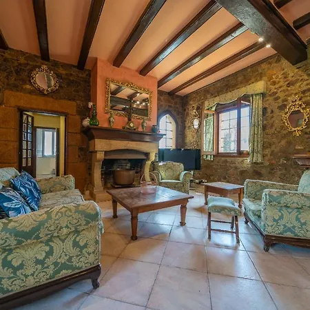 Castillo Xirau, Propiedad Exclusiva Con Piscina & Aircon * Santa Susanna