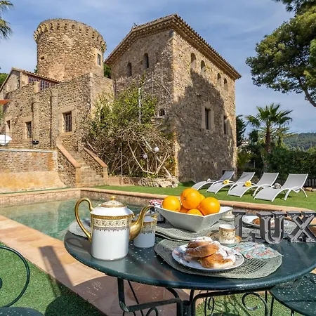 Villa Castillo Xirau, Propiedad Exclusiva Con Piscina & Aircon Santa Susanna