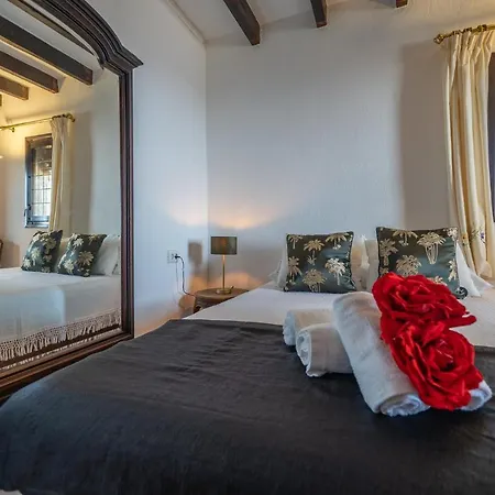 Castillo Xirau, Propiedad Exclusiva Con Piscina & Aircon * Santa Susanna