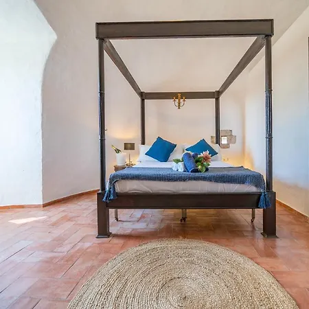 Castillo Xirau Lux